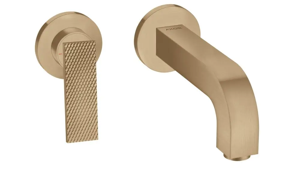 AXOR Unterputz-Waschtischmischer mit Hebelgriff und Auslauf in Brushed Bronze, bestehend aus einem Betätigungshebel mit Rautenschliff und einem rechteckigen Auslauf.